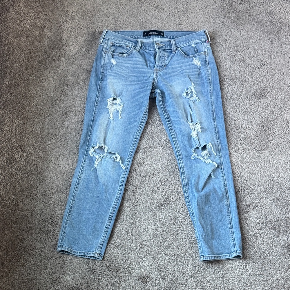 Hollister Vintage Distressed Boyfriend Jeans Light Wash Ripped Denim SIZE 26